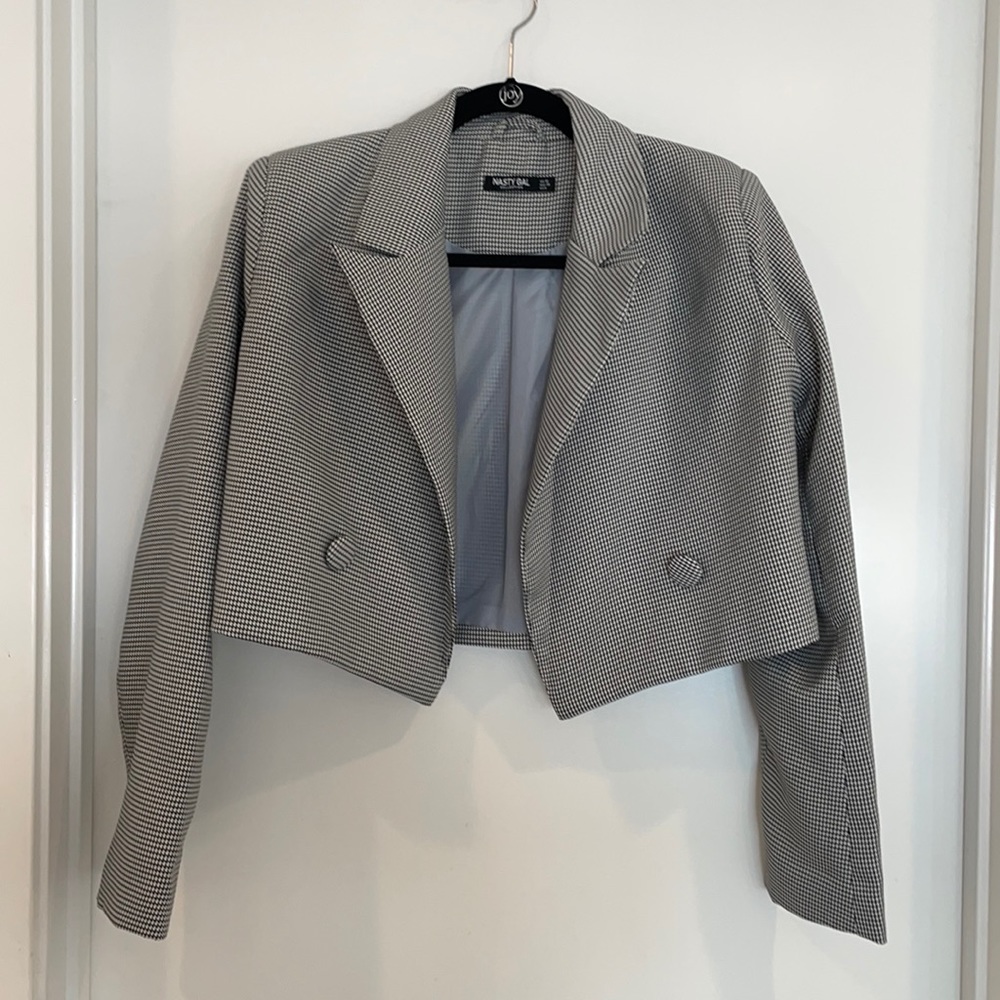 Cropped blazer